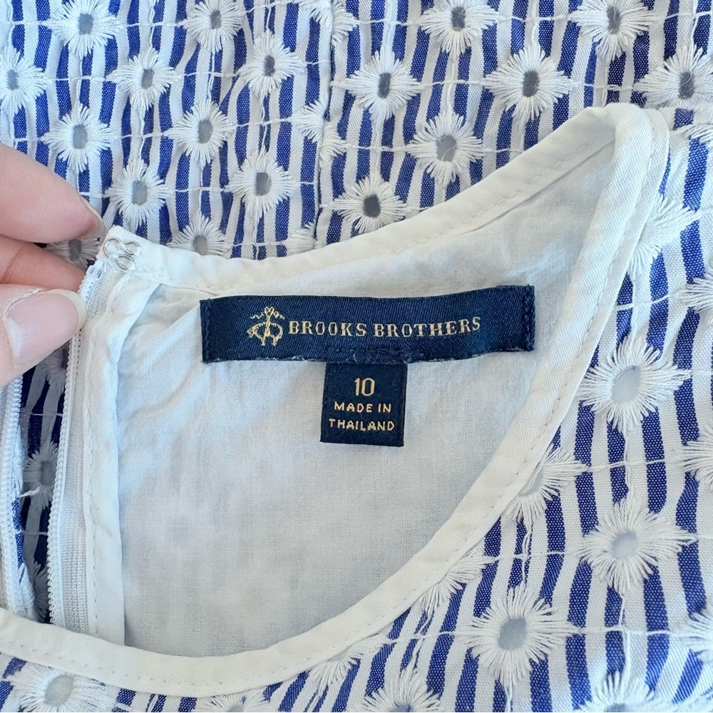Brooks Brothers Blue and White Patterned Dress - Picture 6 of 11